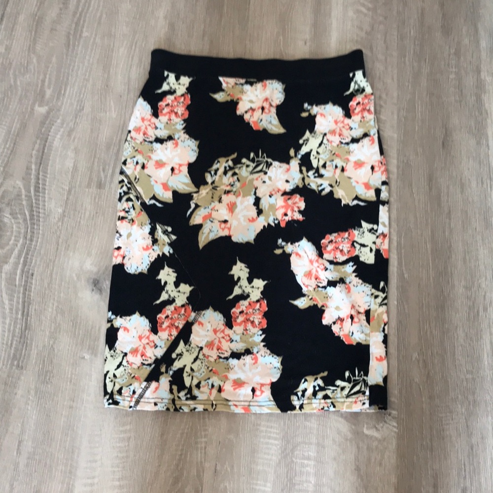 Volcom floral skirt